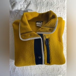 Mustard yellow jacket 🐝